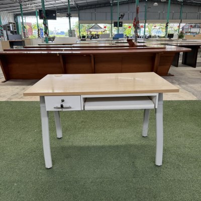 โต๊ะทำงานมีลิ้นชัก