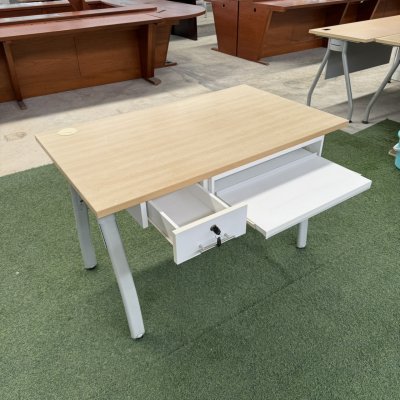 โต๊ะทำงานมีลิ้นชัก