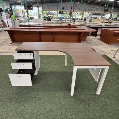 โต๊ะทำงานผู้บริหารทรง L