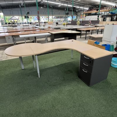 โต๊ะผู้บริหารทรง L