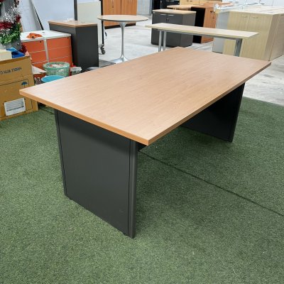 โต๊ะประชุม 4 ที่นั่ง