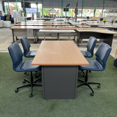 โต๊ะประชุม 4 ที่นั่ง