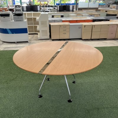 โต๊ะประชุมทรงกลม 5-6 ที่นั่ง