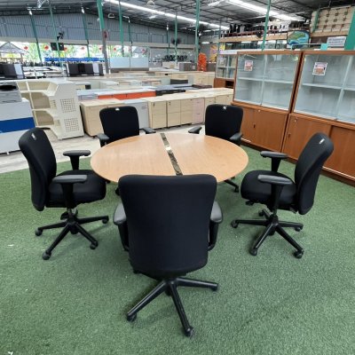 โต๊ะประชุมทรงกลม 5-6 ที่นั่ง