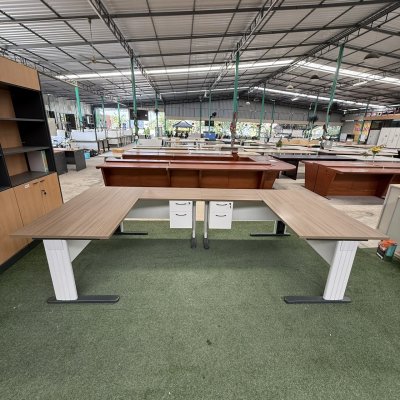 โต๊ะทำงานทรง L