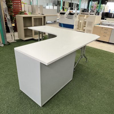 โต๊ะผู้บริหารทรง L (สีขาว)