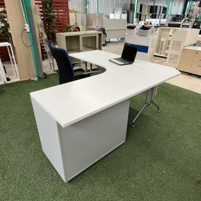โต๊ะผู้บริหารทรง L (สีขาว)