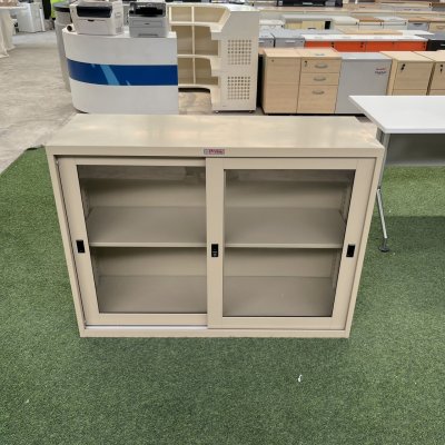 ตู้เหล็กบานเลื่อนกระจก