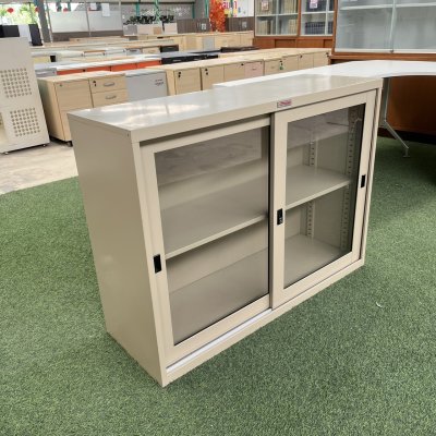 ตู้เหล็กบานเลื่อนกระจก