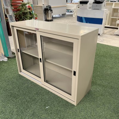 ตู้เหล็กบานเลื่อนกระจก