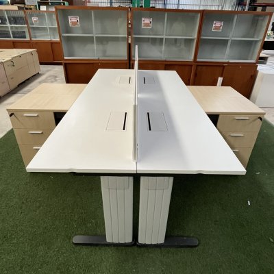 โต๊ะทำงานกลุ่มทรง L 4 ที่นั่ง (สีขาว)