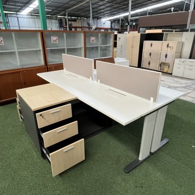 โต๊ะทำงานกลุ่มทรง L 4 ที่นั่ง (สีขาว)