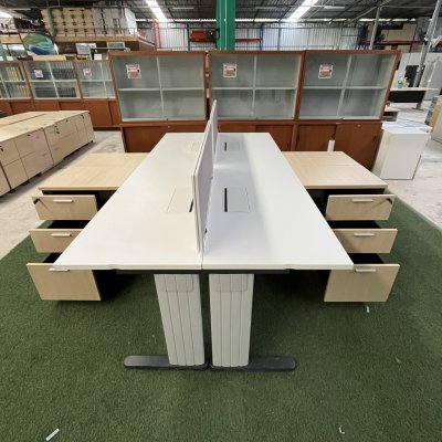 โต๊ะทำงานกลุ่มทรง L 4 ที่นั่ง (สีขาว)