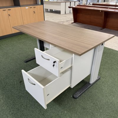 โต๊ะทำงานมีลิ้นชัก