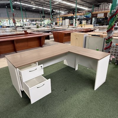 โต๊ะทำงานผู้บริหารทรง L