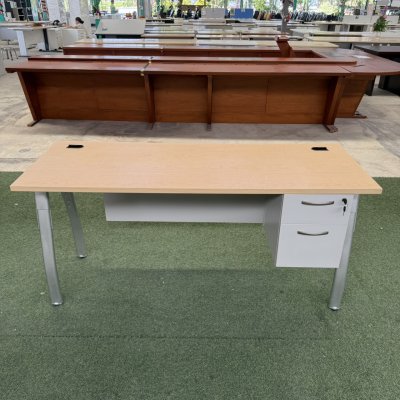 โต๊ะทำงานมีลิ้นชัก