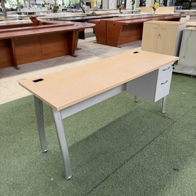 โต๊ะทำงานมีลิ้นชัก