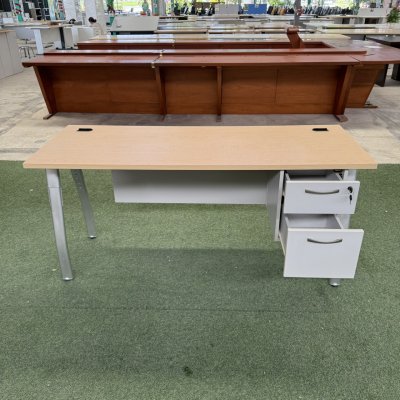 โต๊ะทำงานมีลิ้นชัก