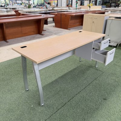 โต๊ะทำงานมีลิ้นชัก