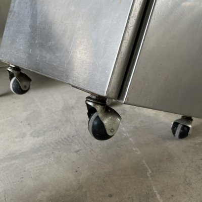 ตู้สแตนเลสเคลื่อนที่