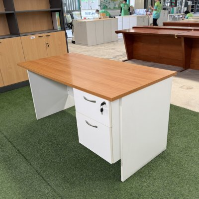 โต๊ะทำงานมีลิ้นชัก