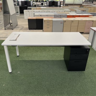 โต๊ะทำงานผู้บริหาร (สีขาว)