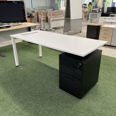 โต๊ะทำงานผู้บริหาร (สีขาว)