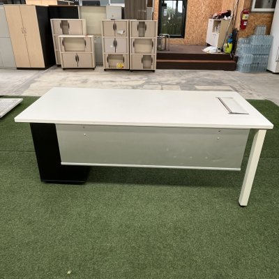 โต๊ะทำงานผู้บริหาร (สีขาว)