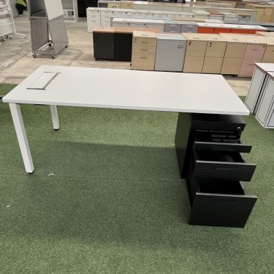 โต๊ะทำงานผู้บริหาร (สีขาว)