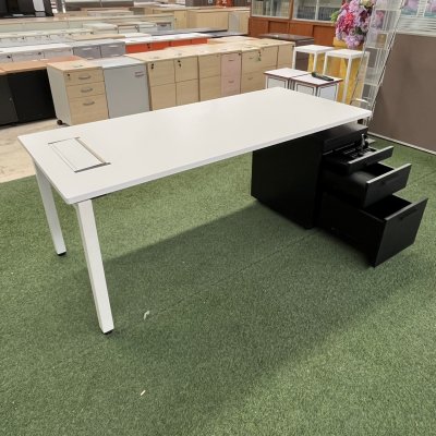 โต๊ะทำงานผู้บริหาร (สีขาว)