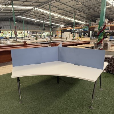 โต๊ะทำงานกลุ่ม 3 ที่นั่ง