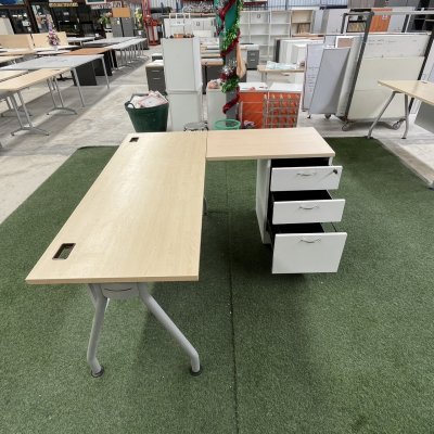 โต๊ะทำงานทรง L