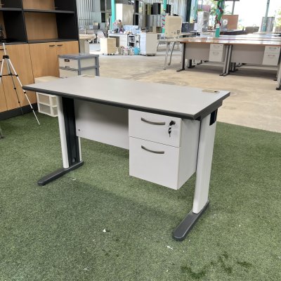 โต๊ะทำงาน