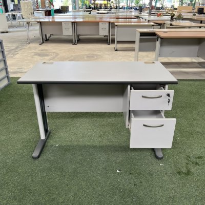 โต๊ะทำงาน