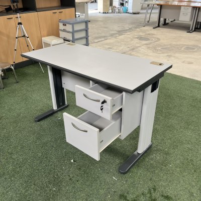 โต๊ะทำงาน