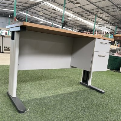 โต๊ะทำงาน