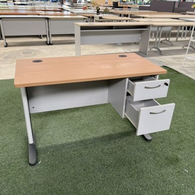 โต๊ะทำงาน