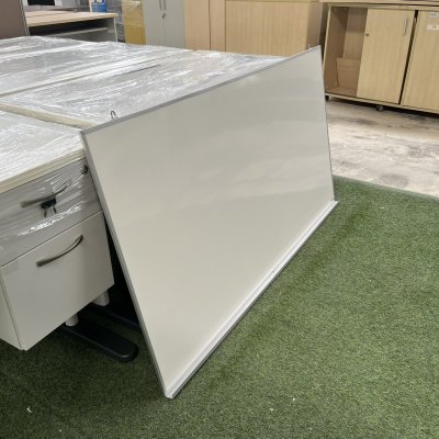 กระดานไวท์บอร์ด แขวนผนัง