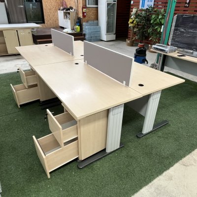 โต๊ะทำงานกลุ่ม 4 ที่นั่ง