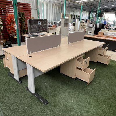 โต๊ะทำงานกลุ่ม 4 ที่นั่ง