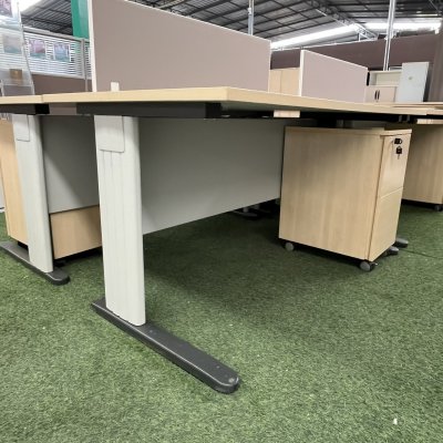 โต๊ะทำงานกลุ่ม 4 ที่นั่ง