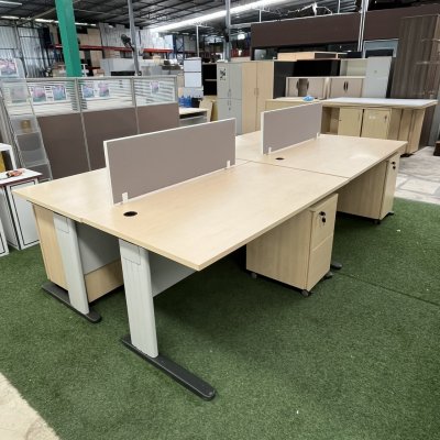 โต๊ะทำงานกลุ่ม 4 ที่นั่ง