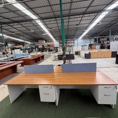 โต๊ะทำงานกลุ่ม 4 ที่นั่ง