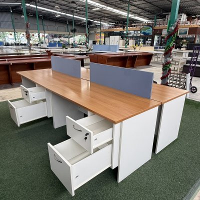 โต๊ะทำงานกลุ่ม 4 ที่นั่ง