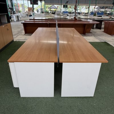 โต๊ะทำงานกลุ่ม 4 ที่นั่ง