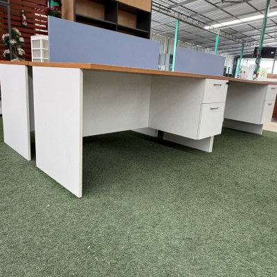 โต๊ะทำงานกลุ่ม 4 ที่นั่ง