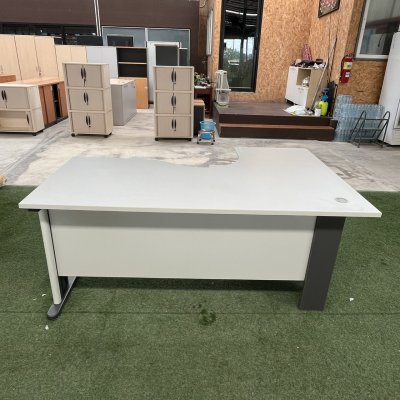 โต๊ะทำงานผู้บริหารทรง L (สีเทาอ่อน)