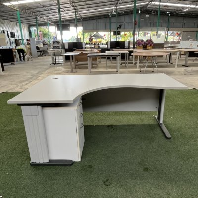 โต๊ะทำงานผู้บริหารทรง L (สีเทาอ่อน)