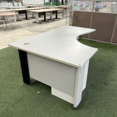 โต๊ะทำงานผู้บริหารทรง L (สีเทาอ่อน)