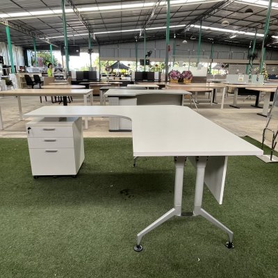โต๊ะทำงานผู้บริหารทรง L (สีขาว)